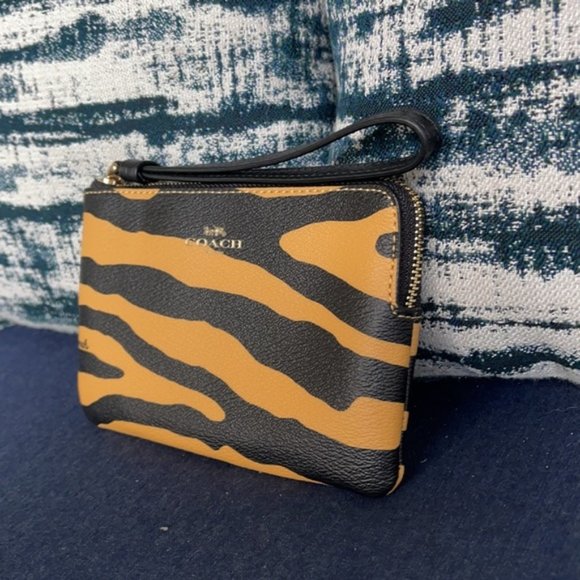 Coach Corner Zip Wristlet With Tiger Print Gold/Honey/Black Multi - Picture 7 of 16